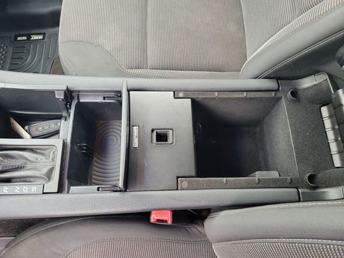 Used 2015 Ford Taurus SEL w/ Equipment Group 201A FWD image 26