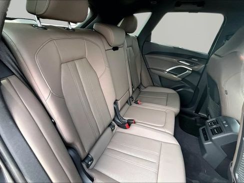 Used 2025 Audi Q5 Premium Plus AWD/4WD image 29