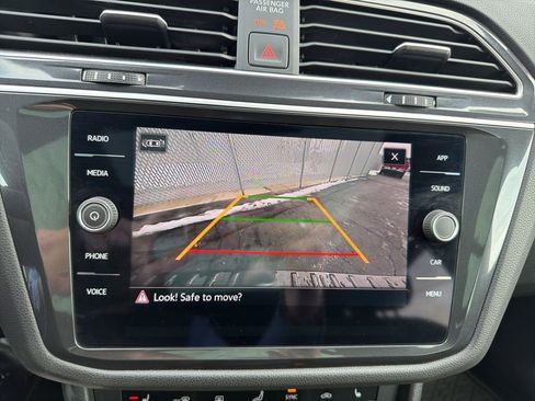 Used 2024 Volkswagen Tiguan SE R-Line image 18