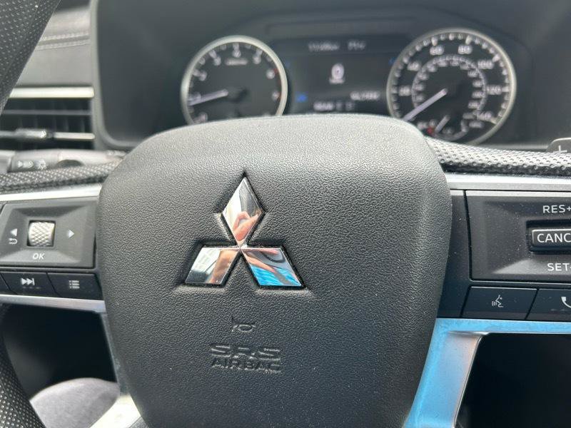 Used 2023 Mitsubishi Outlander ES FWD image 19