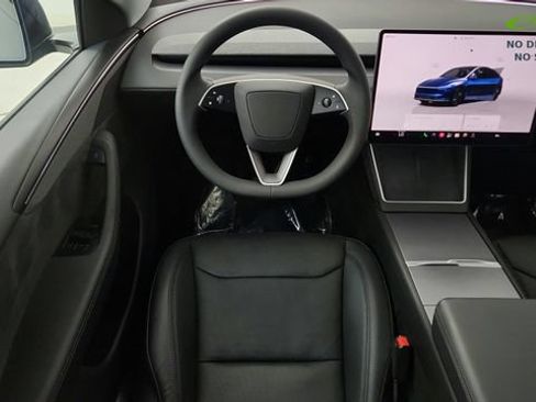 Used 2026 Tesla Model Y 2WD image 65
