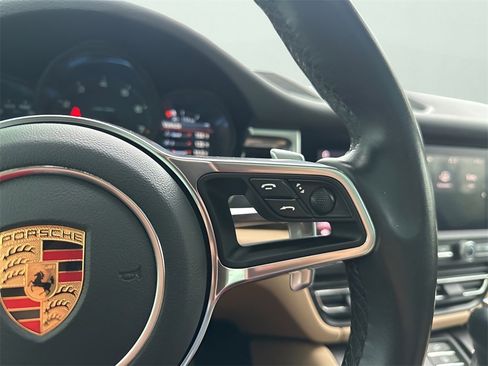 Used 2020 Porsche Macan image 27