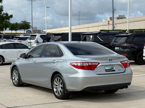 Used 2015 Toyota Camry XLE FWD image 3