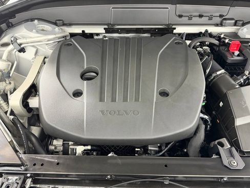 Used 2023 Volvo XC60 B5 Plus w/ Climate Package image 35
