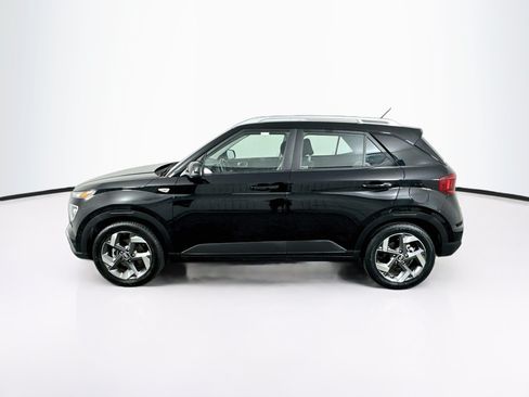 Used 2025 Hyundai Venue SEL FWD image 4