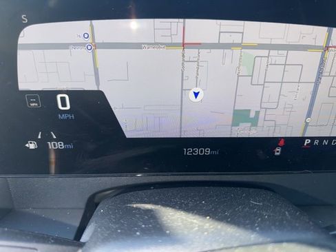 Used 2025 Chevrolet Traverse LT w/ Sun and Wheel Package image 13