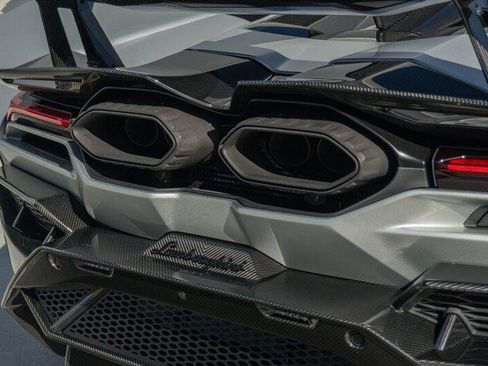 Used 2024 Lamborghini Revuelto image 50