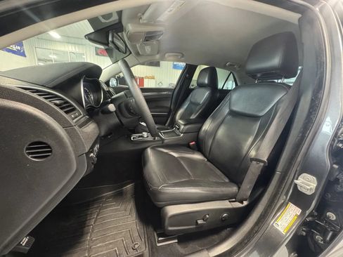 Used 2022 Chrysler 300 Touring L AWD/4WD image 11