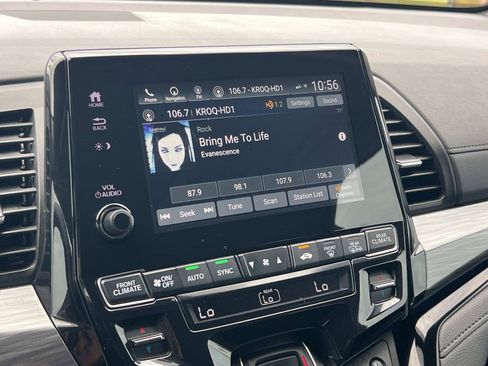 Used 2023 Honda Odyssey Elite image 12