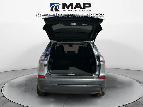 Used 2019 Jeep Cherokee Latitude w/ Popular Appearance Group AWD/4WD image 19