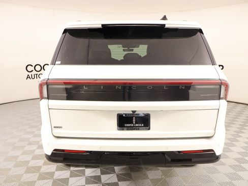 New 2026 Lincoln Navigator Black Label AWD/4WD image 23