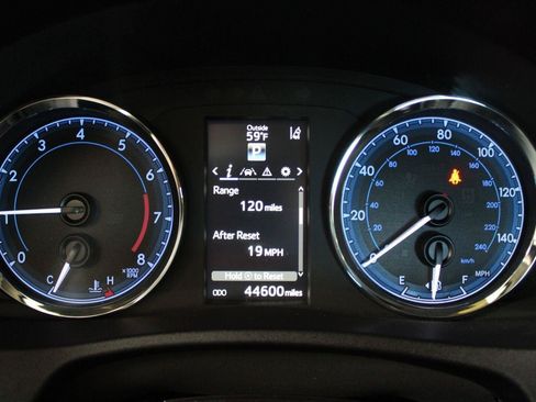 Used 2019 Toyota Corolla SE FWD image 19