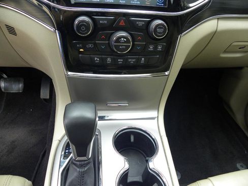 Used 2019 Jeep Grand Cherokee Limited RWD image 21