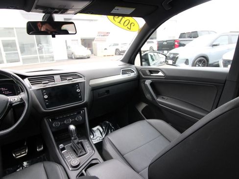 Used 2019 Volkswagen Tiguan SEL Premium R-Line AWD/4WD image 29