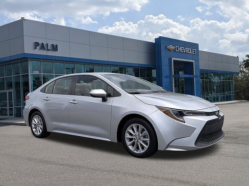 Used 2022 Toyota Corolla LE w/ LE Convenience Package FWD image 1