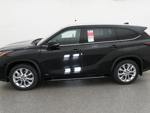 New 2026 Toyota Highlander Limited image 60