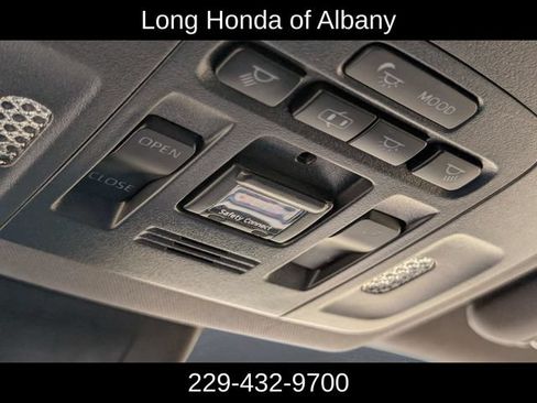 Used 2019 Toyota Avalon Limited FWD image 29