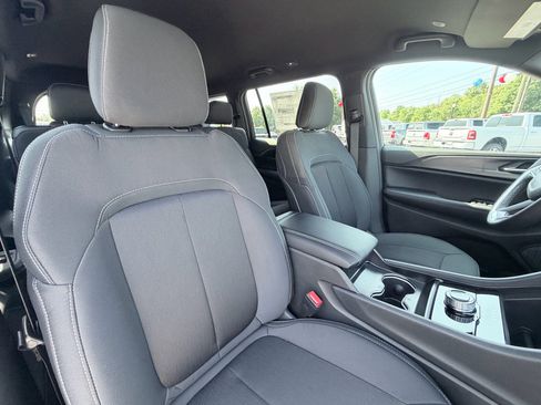 New 2026 Jeep Grand Cherokee L Laredo RWD image 22