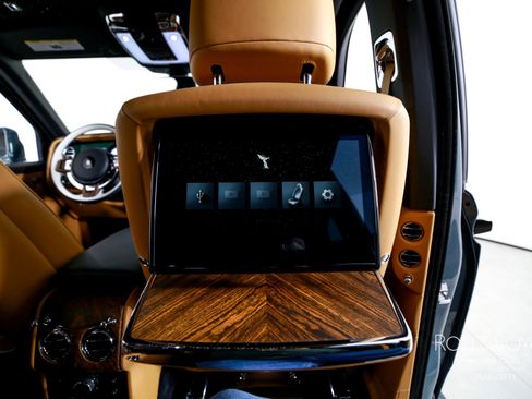 Used 2025 Rolls-Royce Cullinan image 33