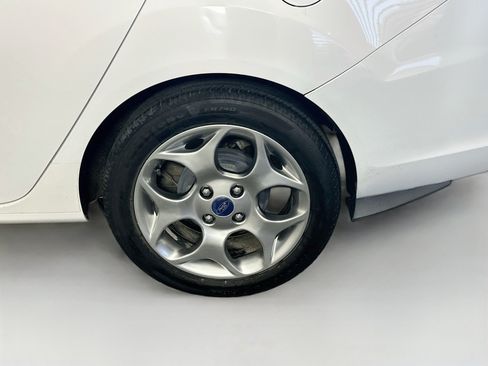 Used 2012 Ford Fiesta SEL FWD image 11