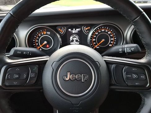 Used 2022 Jeep Gladiator Sport AWD/4WD image 21