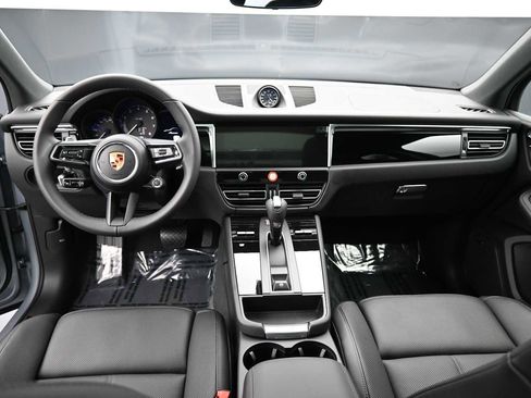 New 2026 Porsche Macan AWD/4WD image 6