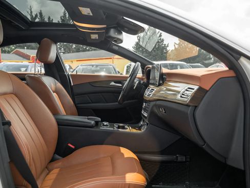 Used 2015 Mercedes-Benz CLS 400 4MATIC w/ Premium 1 Package image 10