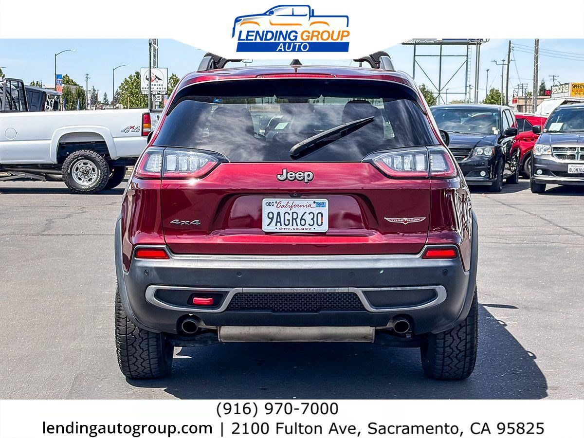 Used 2019 Jeep Cherokee Trailhawk AWD/4WD image 3