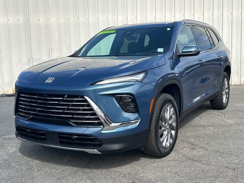 New 2026 Buick Enclave Preferred w/ Power Package FWD image 2