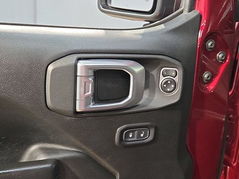 Used 2021 Jeep Wrangler Unlimited Rubicon AWD/4WD image 21