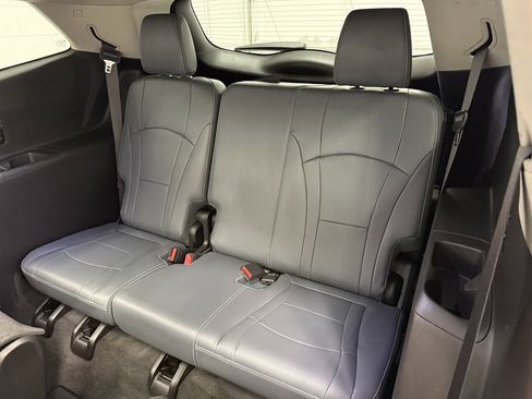 Used 2018 Buick Enclave Essence w/ Experience Buick Package AWD/4WD image 13