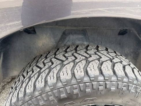 Used 2016 RAM 1500 Express AWD/4WD image 32