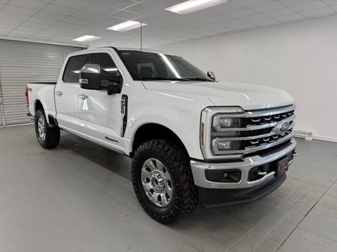 Used 2024 Ford F250 Lariat w/ Lariat Ultimate Package image 3