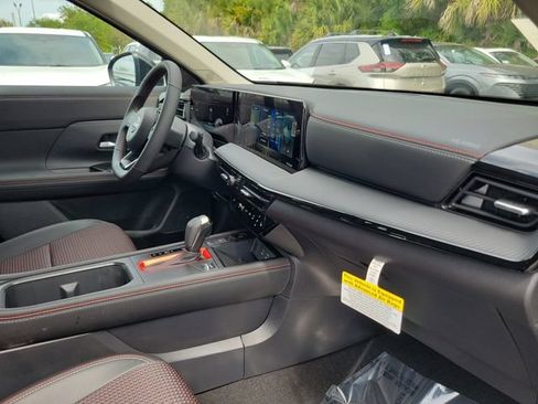 New 2026 Nissan Kicks SR w/ Cold Weather Package FWD image 30