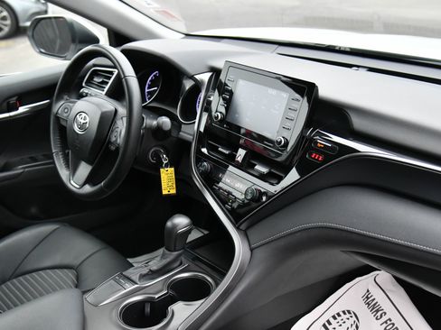 Used 2023 Toyota Camry SE image 39