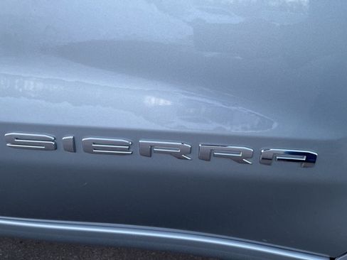 Used 2025 GMC Sierra 1500 SLT AWD/4WD image 39