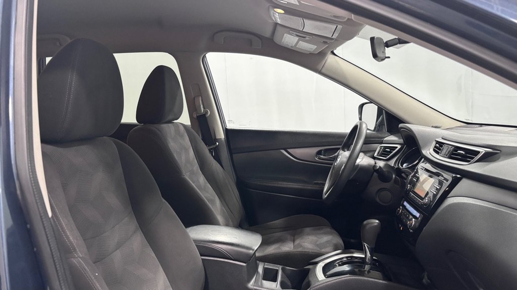 Used 2016 Nissan Rogue SV FWD image 20
