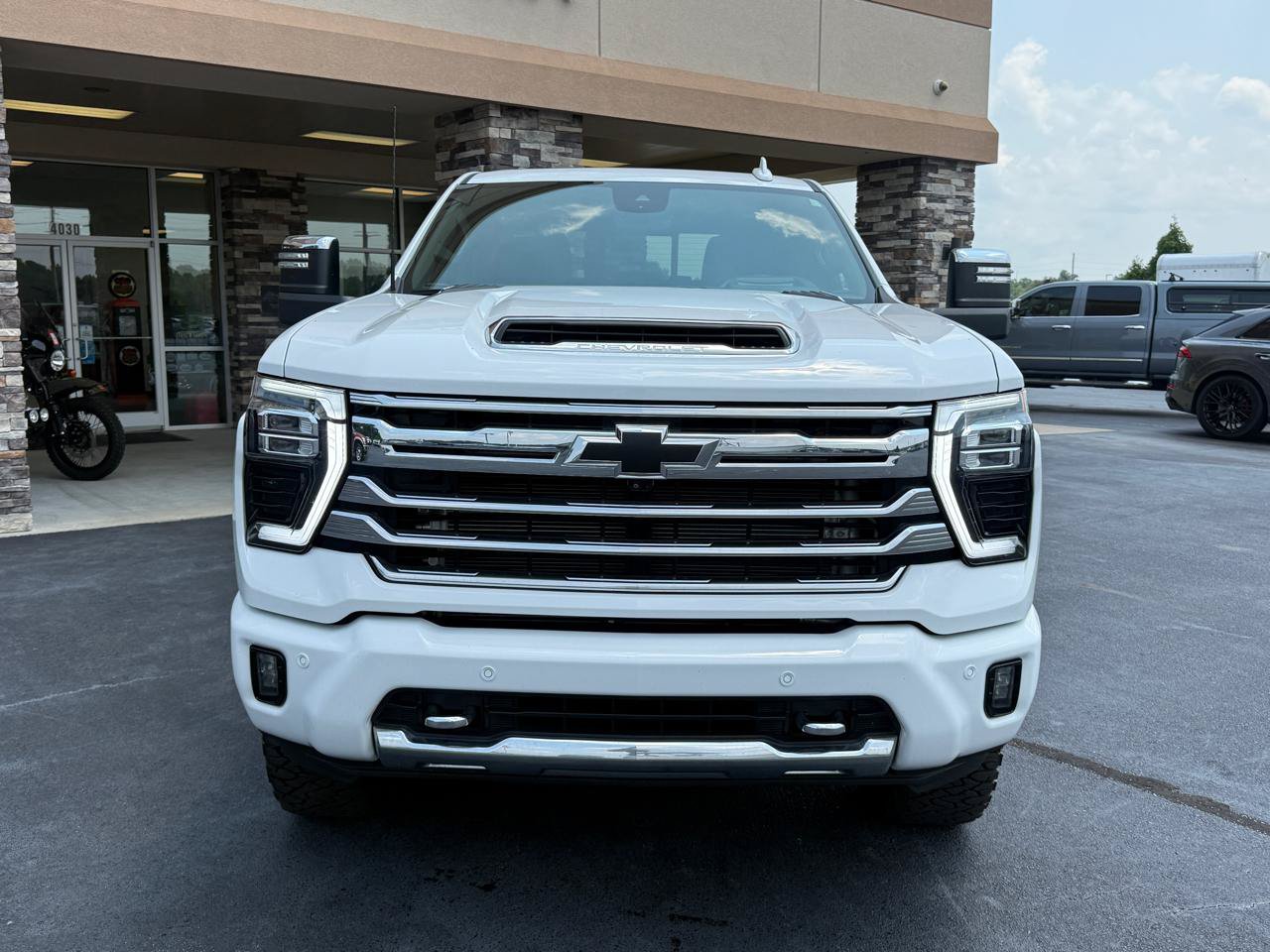 Used 2024 Chevrolet Silverado 2500 High Country w/ High Country Premium Package AWD/4WD image 7