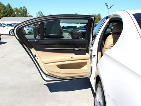 Used 2013 BMW 740Li image 32