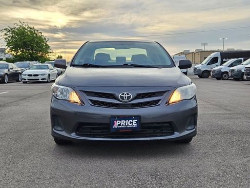 Used 2011 Toyota Corolla LE w/ Preferred Accessory Pkg image 2