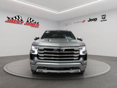 Used 2025 Chevrolet Silverado 1500 High Country w/ Technology Package image 14
