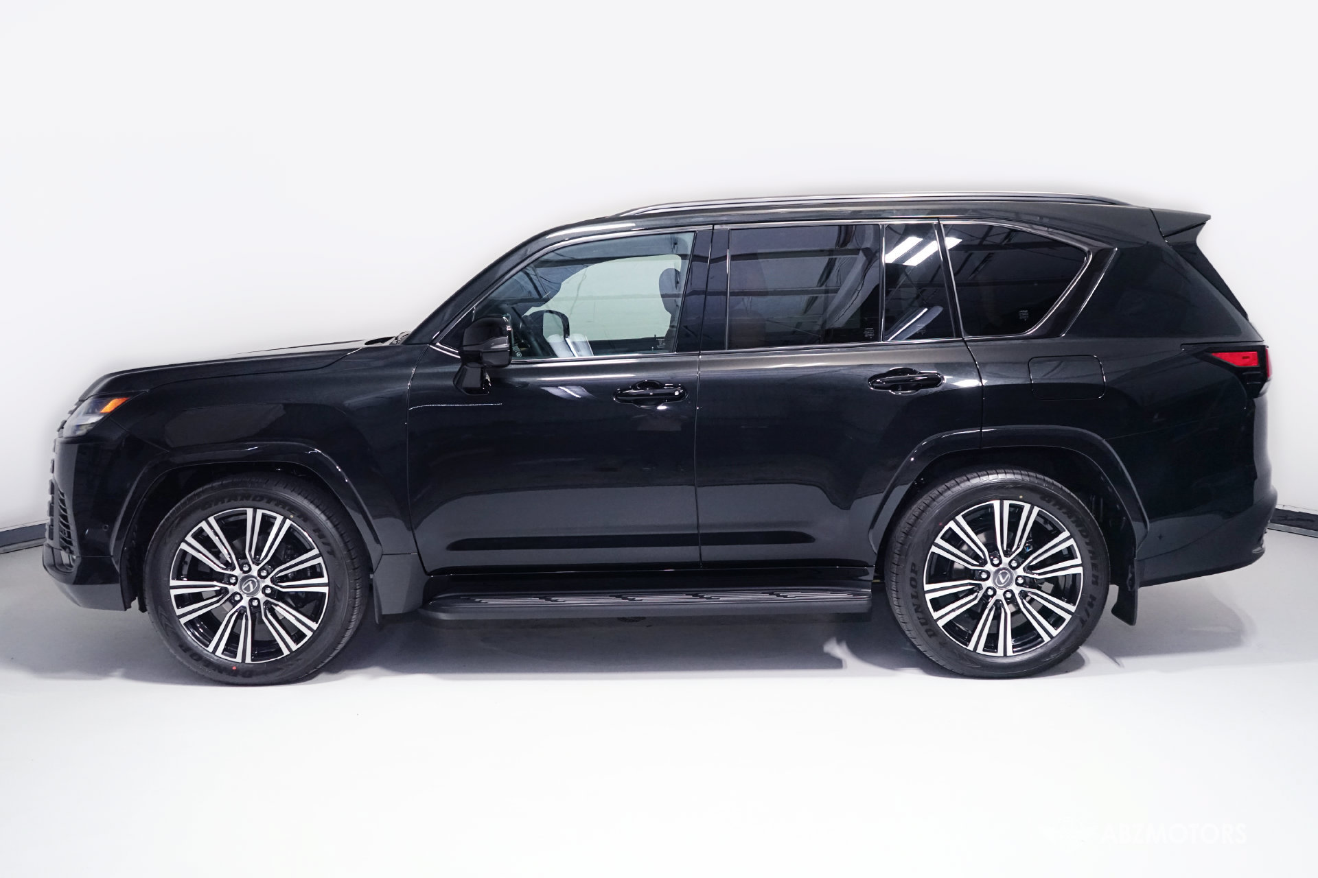 Used 2026 Lexus LX 600 4WD w/ Luxury Package image 4