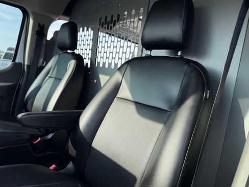 Used 2023 Ford E-Transit Low Roof image 15