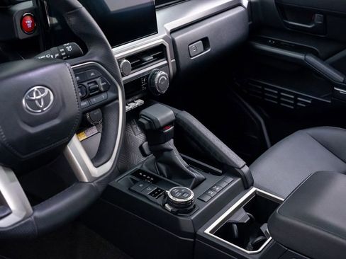 Used 2025 Toyota 4Runner TRD Off-Road Premium AWD/4WD image 12