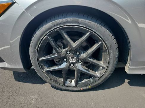 Used 2023 Honda Civic Sport image 17