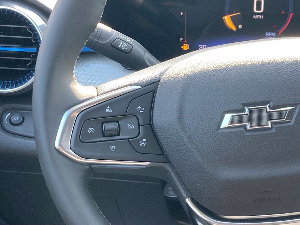 New 2026 Chevrolet Trax LT w/ Midnight Edition FWD image 9