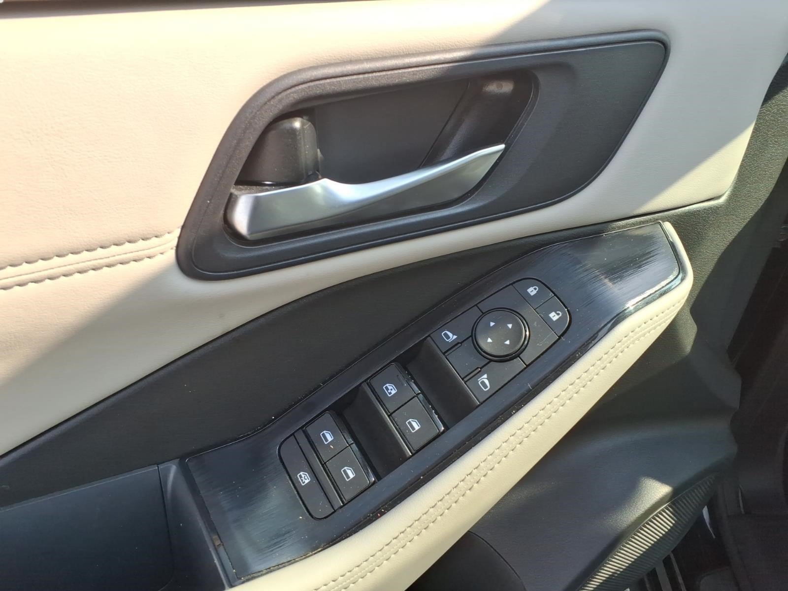 Used 2023 Nissan Rogue SV w/ SV Premium B Package AWD/4WD image 13