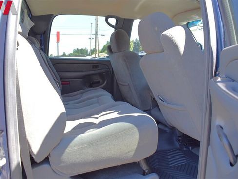 Used 2006 Chevrolet Silverado 2500 LT w/ Heavy-Duty Power Package AWD/4WD image 17
