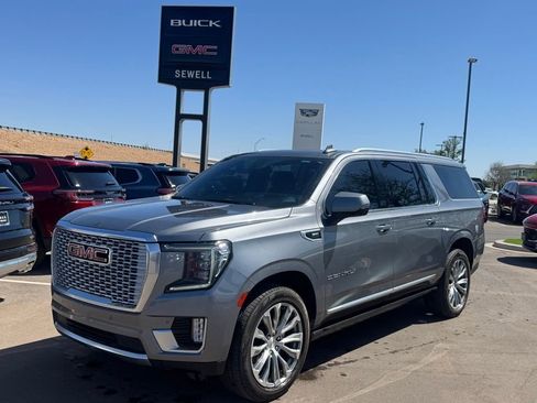 Used 2022 GMC Yukon XL Denali image 1