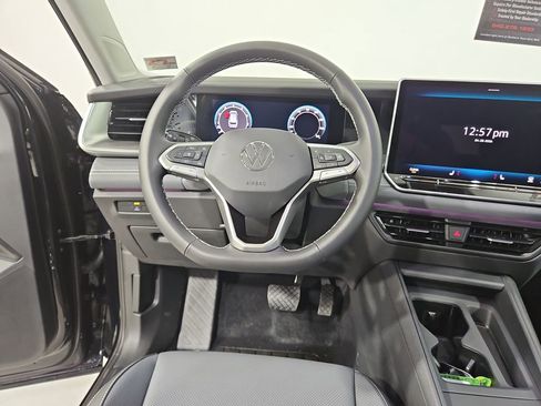 New 2026 Volkswagen Tiguan SE AWD/4WD image 13
